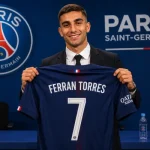 باريس سان جيرمان يضم بطل كأس العالم فيران توريس من برشلونة